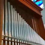 Orgelpfeifen einer zweimanualigen Walcker-Orgel