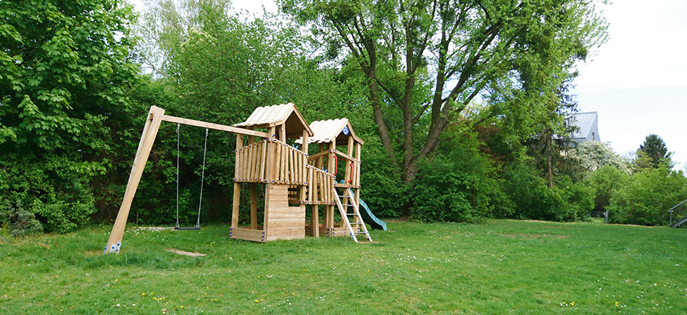 Gemeindegarten mit Spielplatz