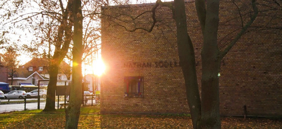 Sonnenaufgang in Mariendorf Süd am Nathan Söderblom Haus